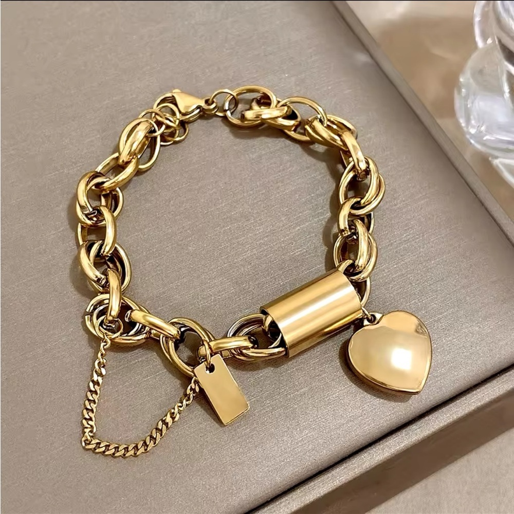 New Chunky Gold Heart Lock Charm Bracelet - Adjustable Gold Chain Bracelet - Picture 5 of 7